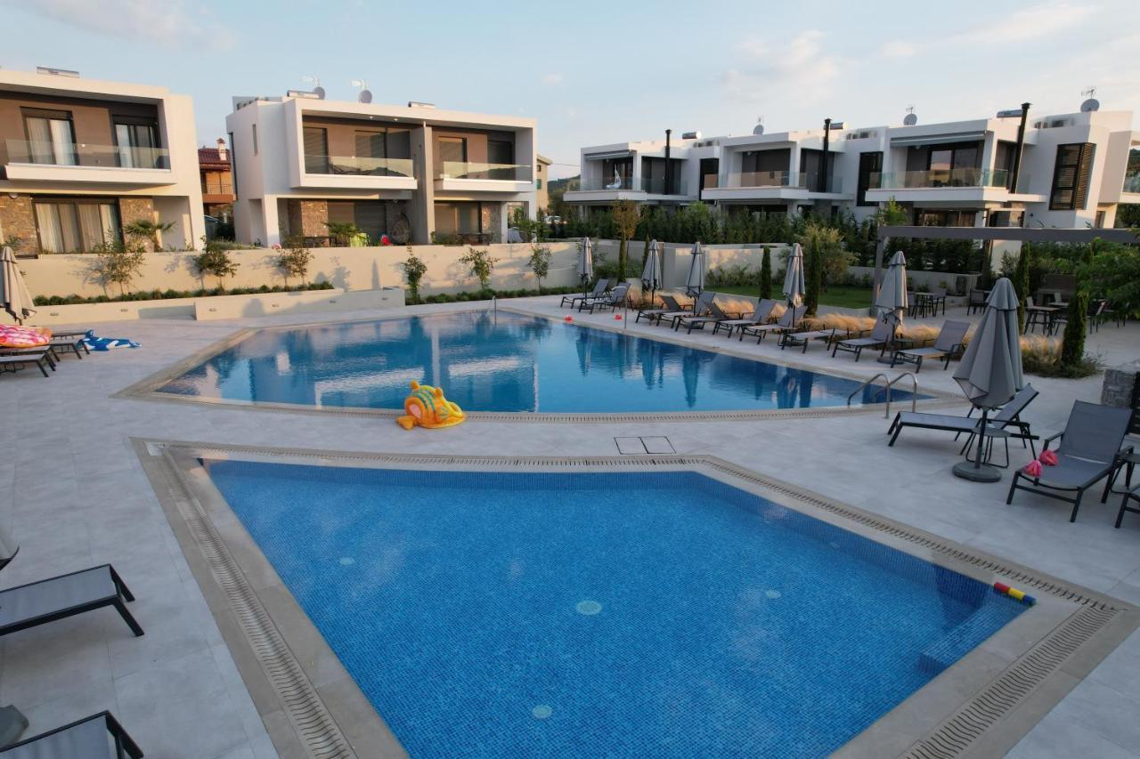 Olea Valley Holiday Villa นิกิติ ภายนอก รูปภาพ