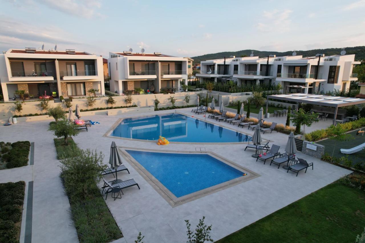 Olea Valley Holiday Villa นิกิติ ภายนอก รูปภาพ